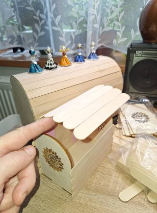 🪵✨ Jednoduchý návod na truhličku ✨🪵 Jedna z našich zákaznic připravila fotonávod, jak snadno sestavit dřevěnou truhličku z...